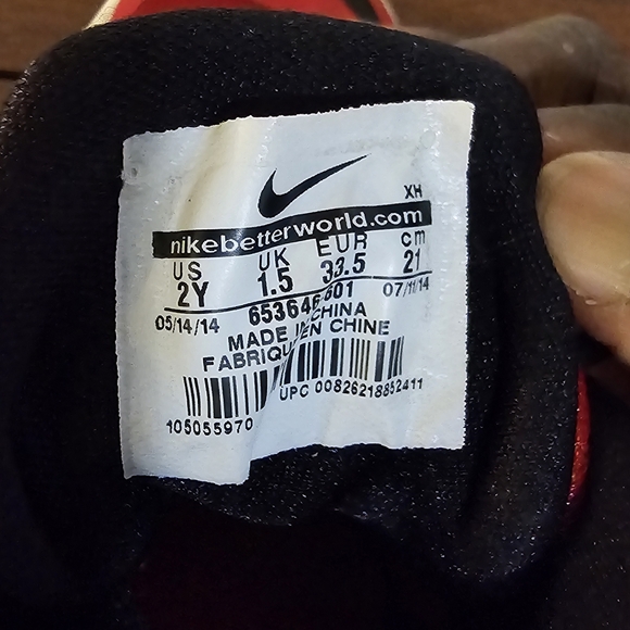 Nike Zoom LeBron James Soldier, size 2 Red Sneakers - Picture 5 of 9